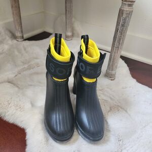 Sorel Black and Yellow Winter Rain Boots